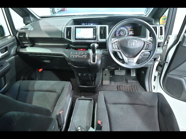 HONDA STEP WAGON 2012