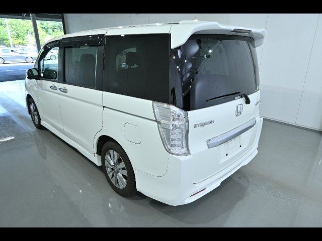 HONDA STEP WAGON 2012
