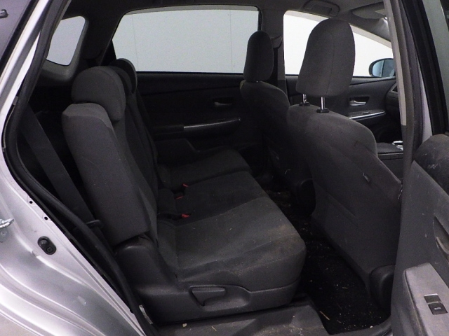 TOYOTA PRIUS ALPHA 2013