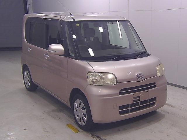 DAIHATSU TANTO 2010