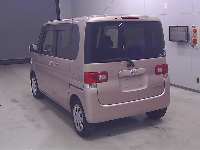 DAIHATSU TANTO 2010