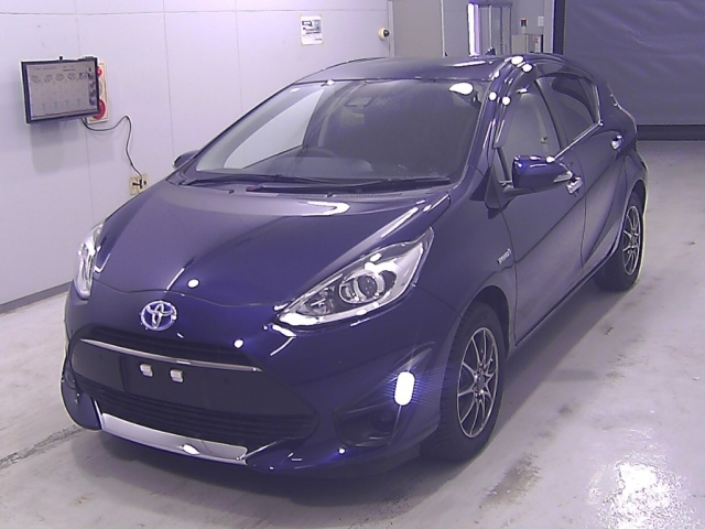 TOYOTA AQUA 2018