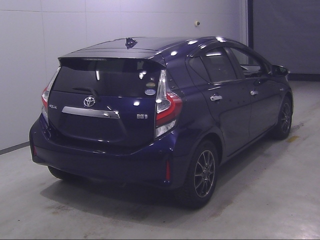 TOYOTA AQUA 2018