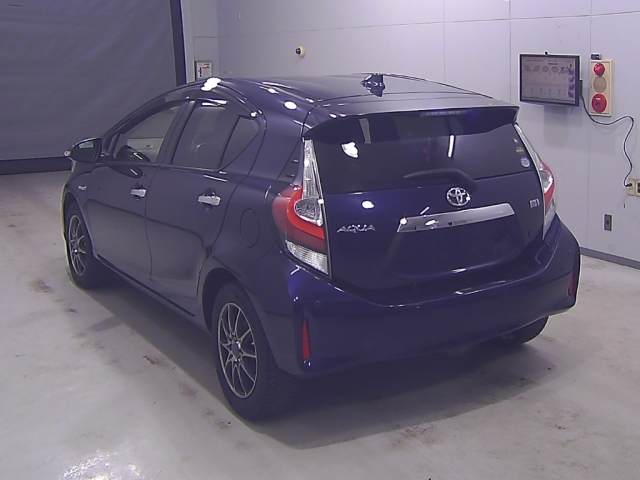 TOYOTA AQUA 2018
