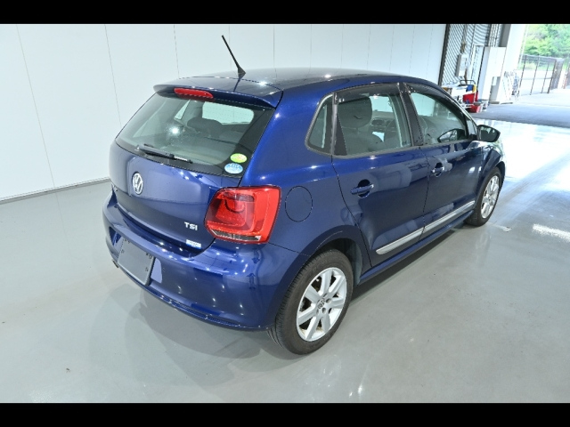 VOLKSWAGEN POLO 2010