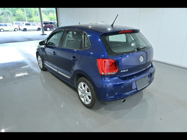 VOLKSWAGEN POLO 2010