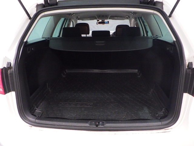 VOLKSWAGEN PASSAT VARIANT 2014