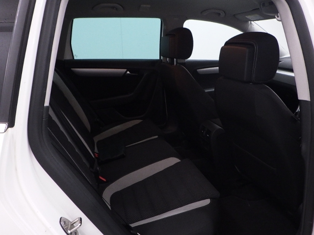 VOLKSWAGEN PASSAT VARIANT 2014