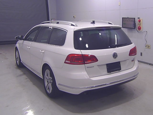 VOLKSWAGEN PASSAT VARIANT 2014