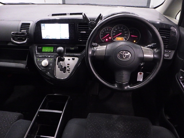 TOYOTA WISH 2008