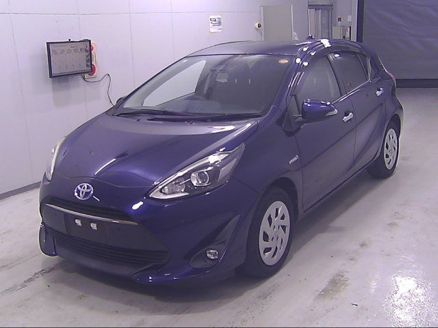 TOYOTA AQUA 2018