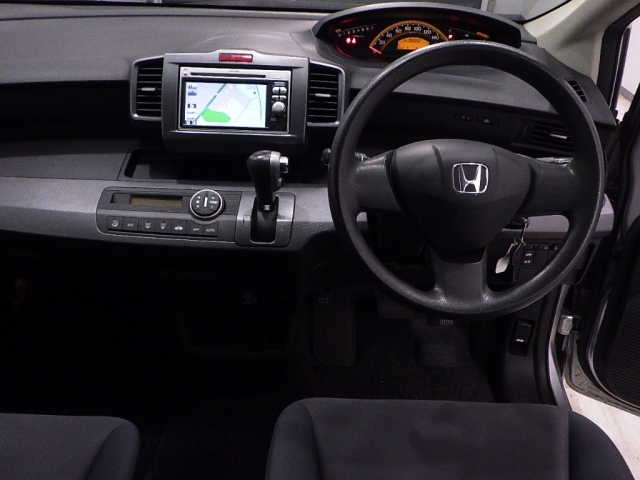 HONDA FREED 2010