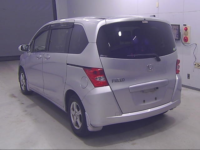 HONDA FREED 2010
