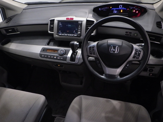 HONDA FREED 2012