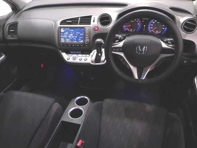 HONDA STREAM 2010