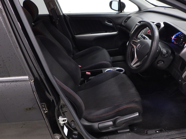 HONDA STREAM 2010