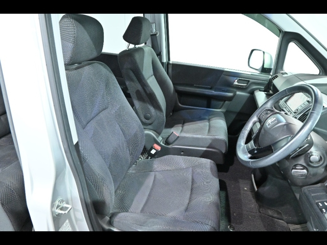 HONDA STEP WAGON 2011