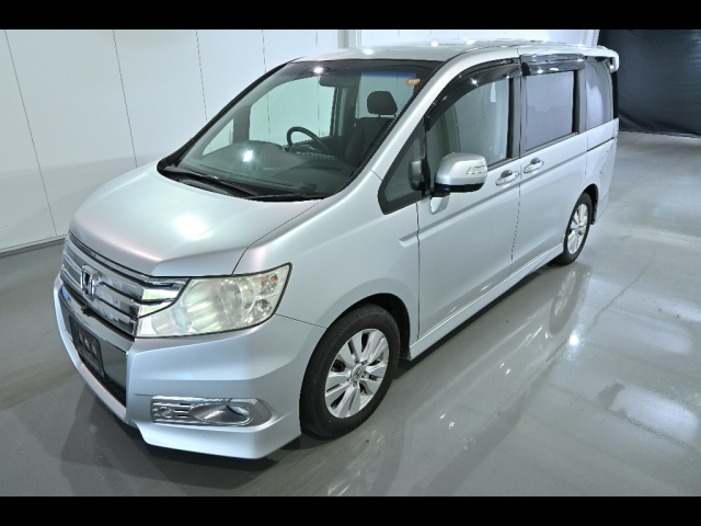 HONDA STEP WAGON 2011
