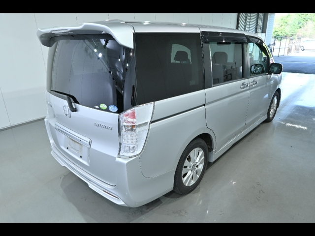 HONDA STEP WAGON 2011