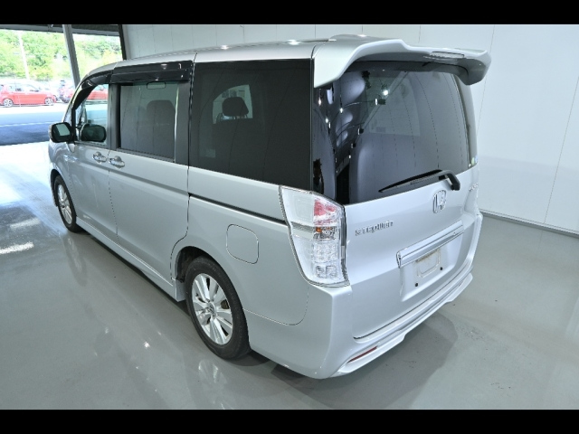 HONDA STEP WAGON 2011