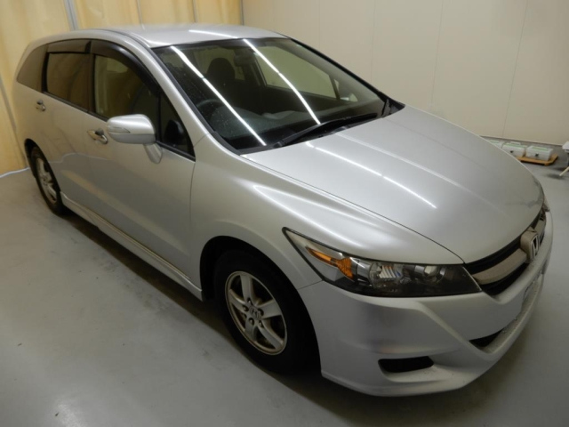 HONDA STREAM 2010