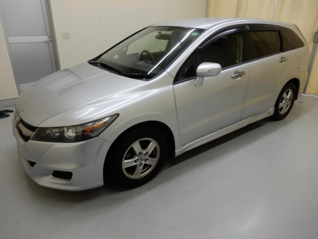 HONDA STREAM 2010