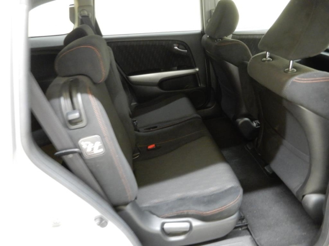 HONDA STREAM 2010