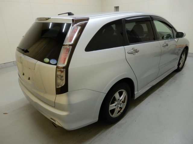 HONDA STREAM 2010