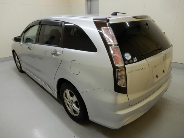 HONDA STREAM 2010