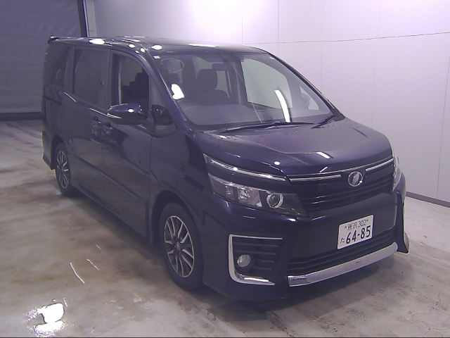 TOYOTA VOXY 2015