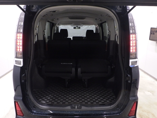 TOYOTA VOXY 2015