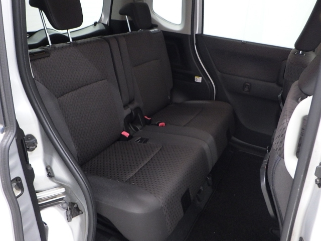 MITSUBISHI DELICA D2 2016