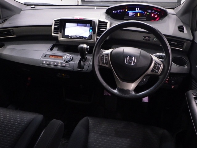 HONDA FREED 2013