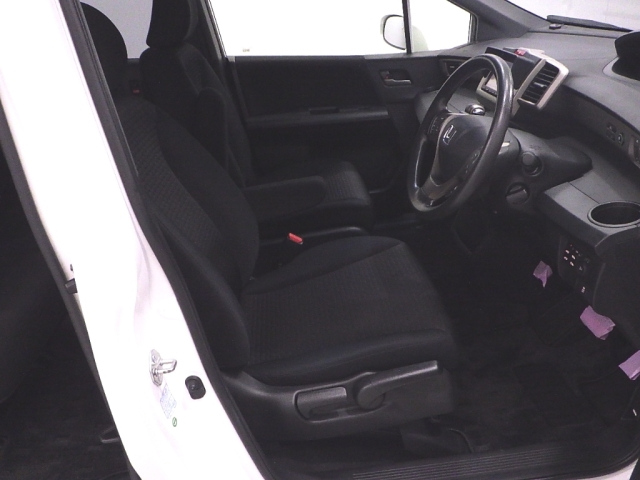 HONDA FREED 2013