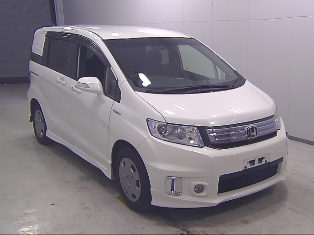 HONDA FREED 2013