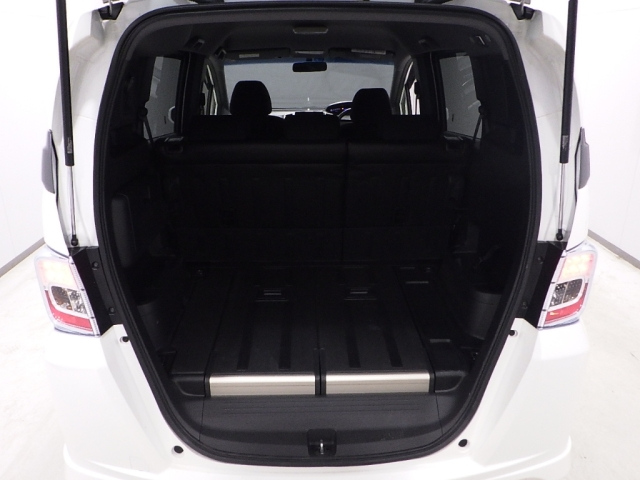 HONDA FREED 2013