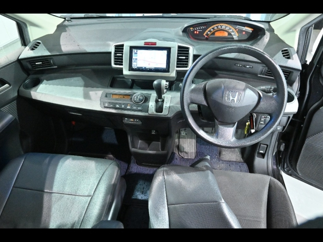 HONDA FREED 2010