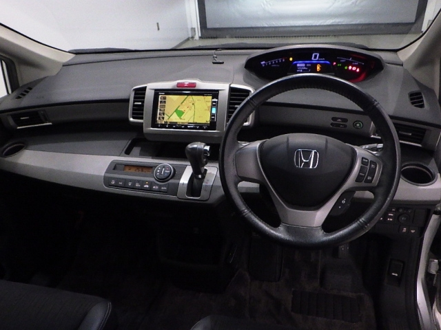 HONDA FREED 2013
