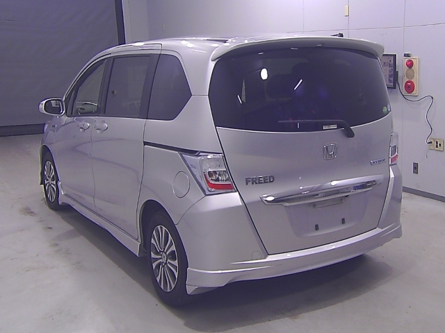 HONDA FREED 2013