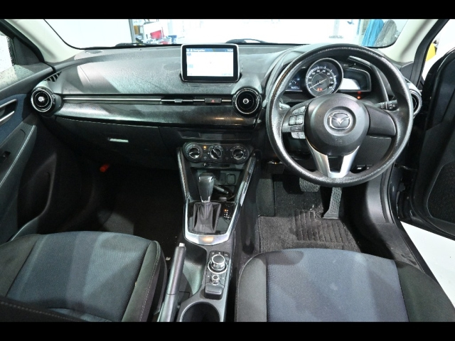 MAZDA DEMIO 2015