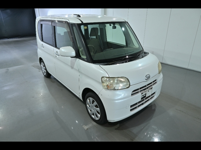 DAIHATSU TANTO 2012