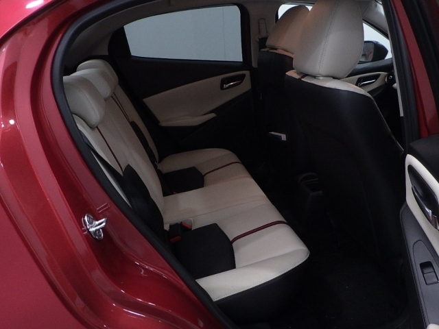 MAZDA DEMIO 2016