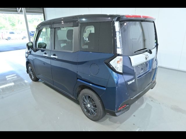 TOYOTA TANK 2018