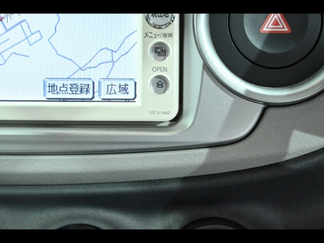 TOYOTA VITZ 2011