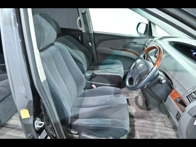 TOYOTA ESTIMA 2011