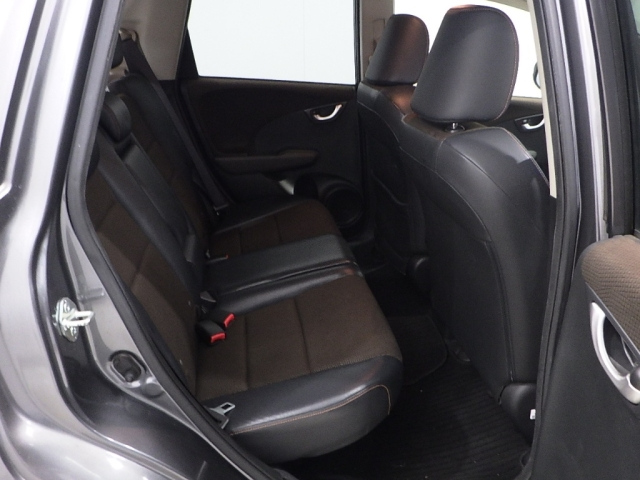 HONDA FIT SHUTTLE 2013