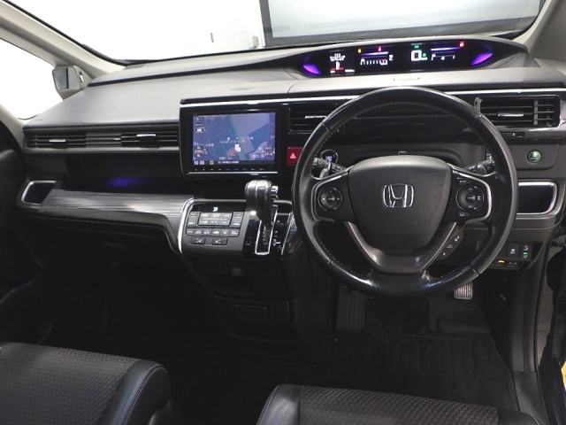 HONDA STEP WAGON 2016