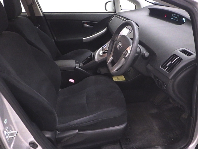 TOYOTA PRIUS 2013