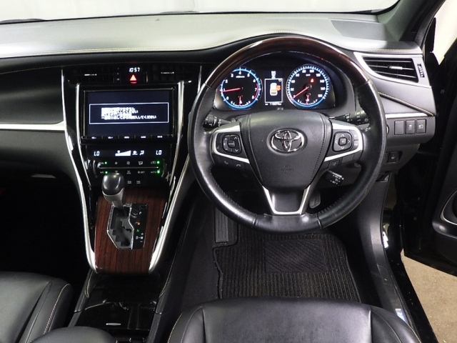 TOYOTA HARRIER 2017