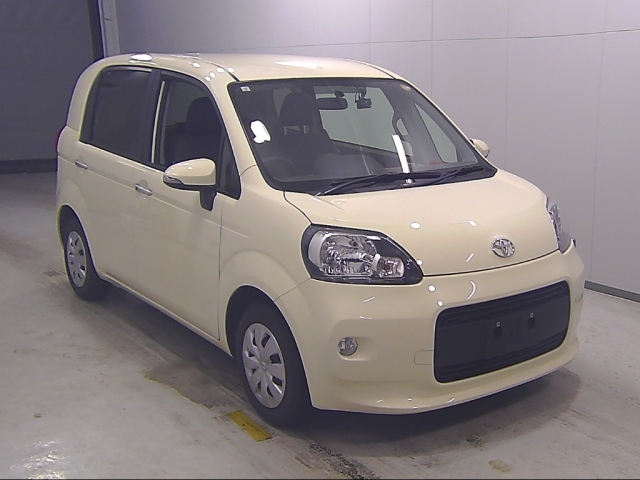 TOYOTA PORTE 2015